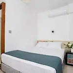 Ada Δωμάτια σε οικογενειακή κατοικία
