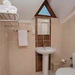 Δωμάτια σε οικογενειακή κατοικία Ada