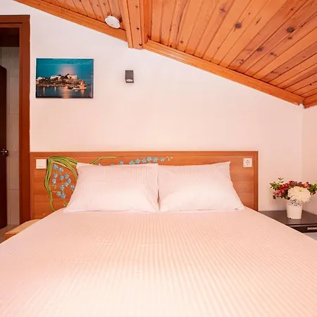 Δωμάτια σε οικογενειακή κατοικία Ada